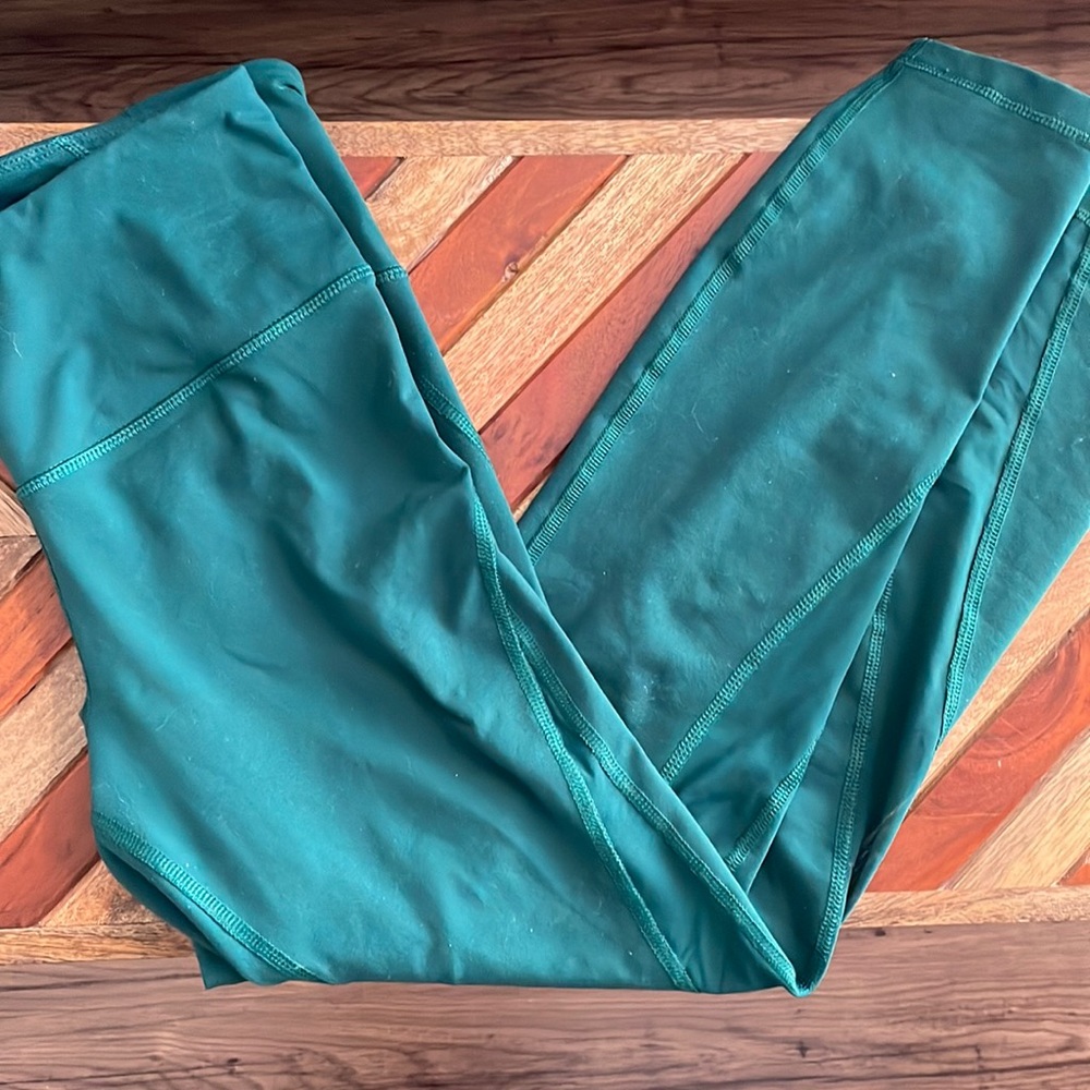 Old Navy Elevate Go Dry Legging